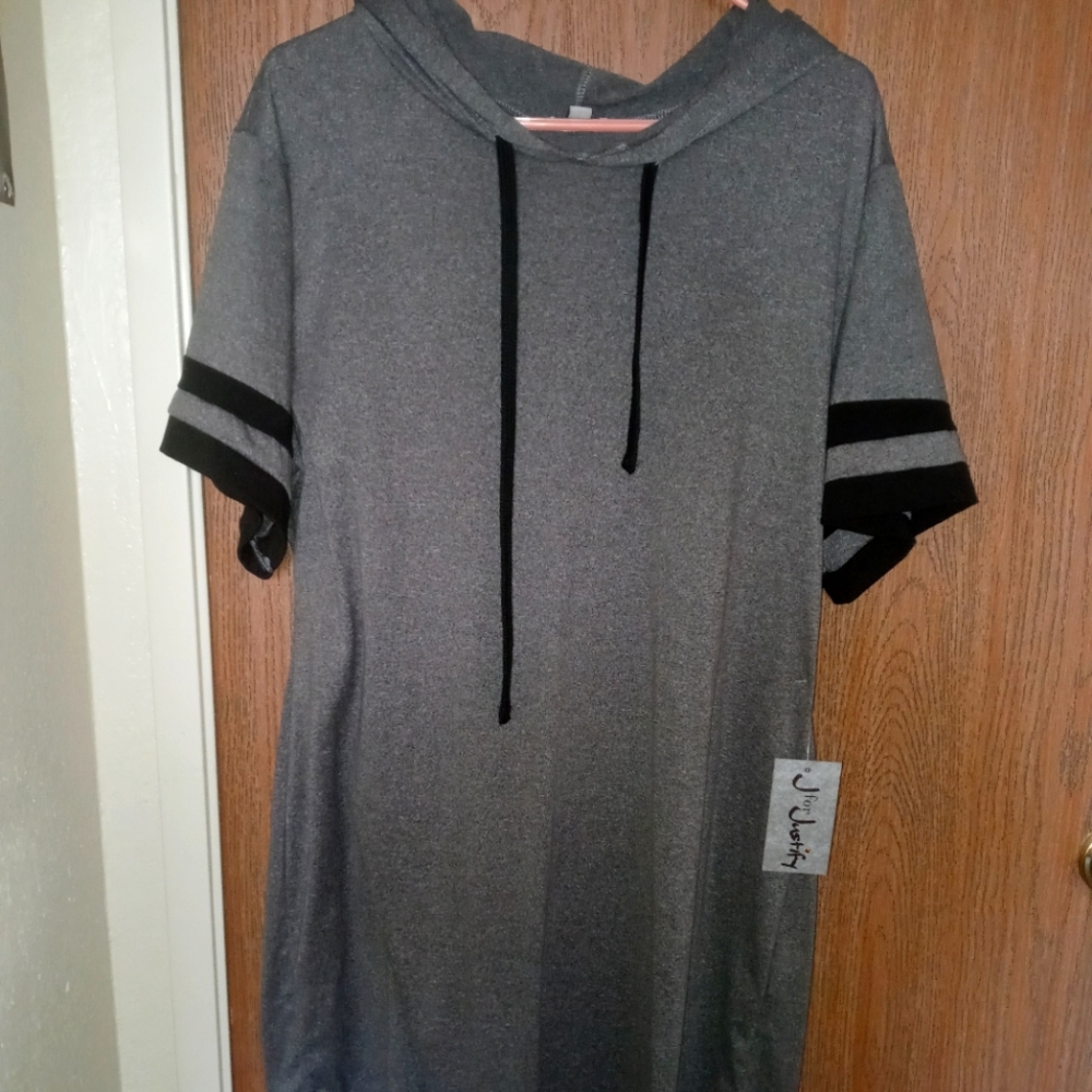 Long hooded shirt